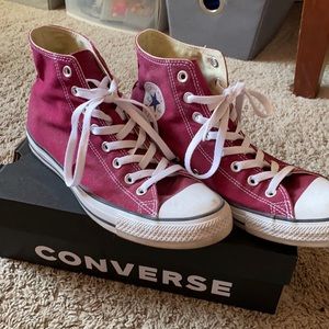 size 9.5 maroon converse